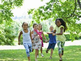 advantages of free range parenting