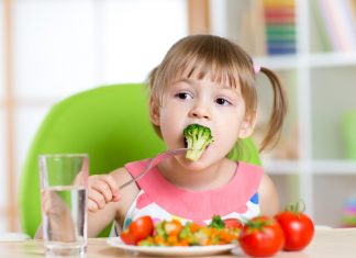 7 Ways to Manage a Healthy Diet for Your Child