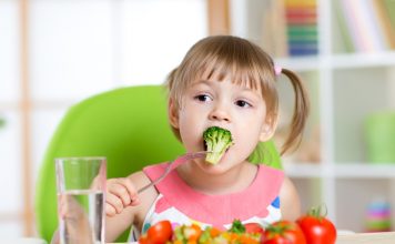 7 Ways to Manage a Healthy Diet for Your Child