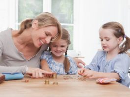 help teenagers manage money