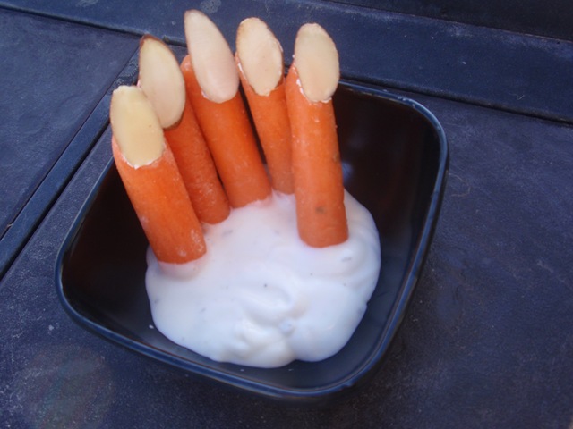 carrot fingers with hummus