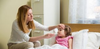 how to reduce fever in child naturally