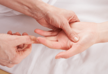 hand reflexology massage